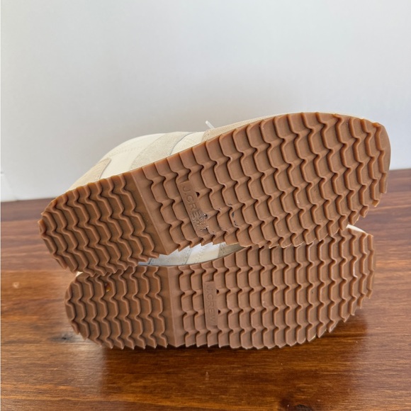 J.Crew Sneakers Size 7 Beige Suede Trim Retro Neutral Lace Up - Picture 8 of 9